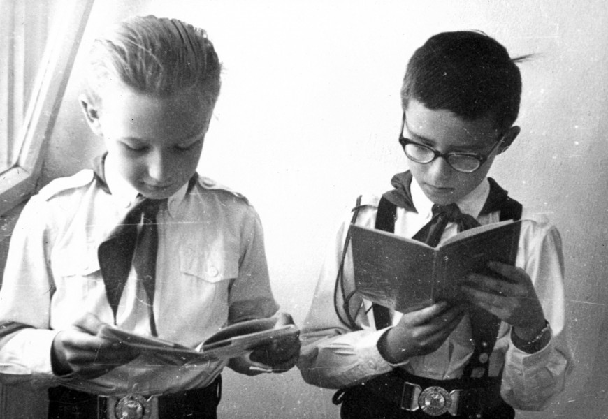 Pioneer, book, glasses, reading, uniform, boys, double portrait Fortepan 22531