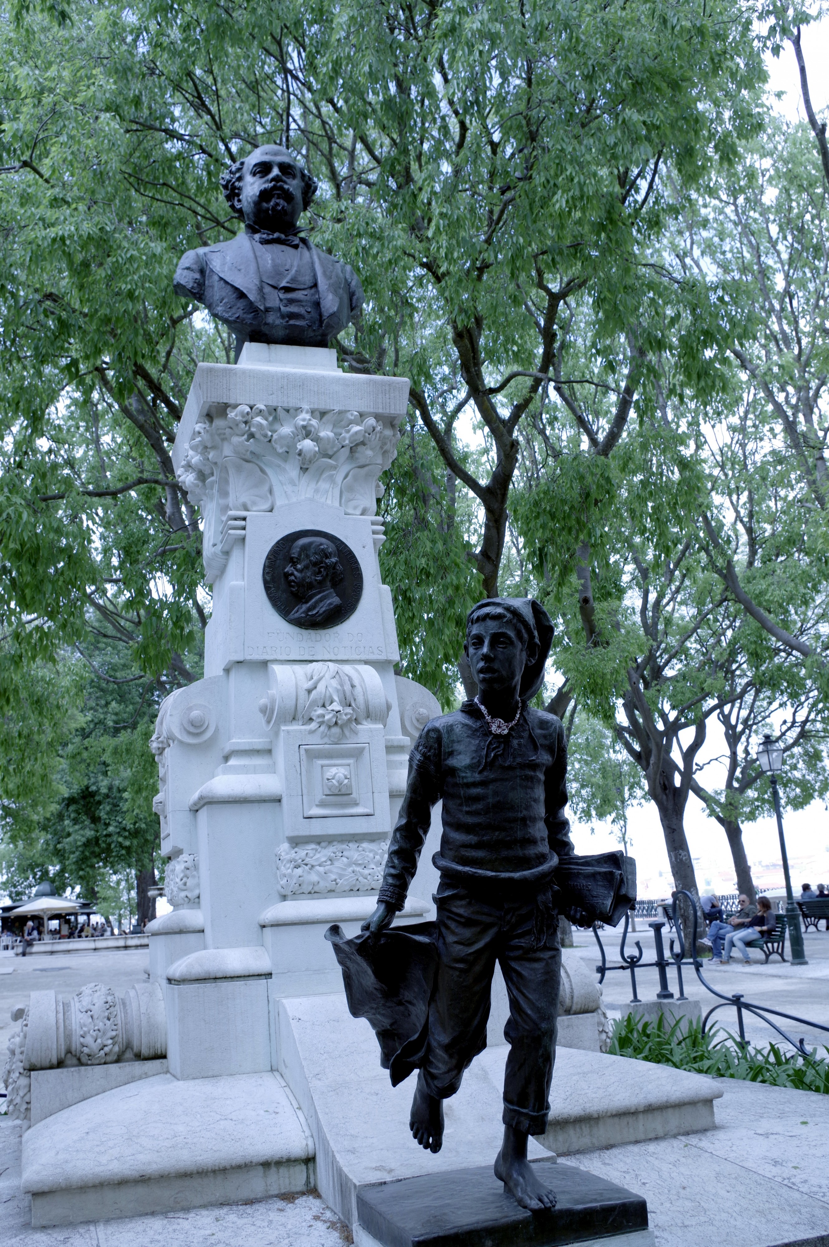 16.4.14 Lisbon 45 (13929668944)