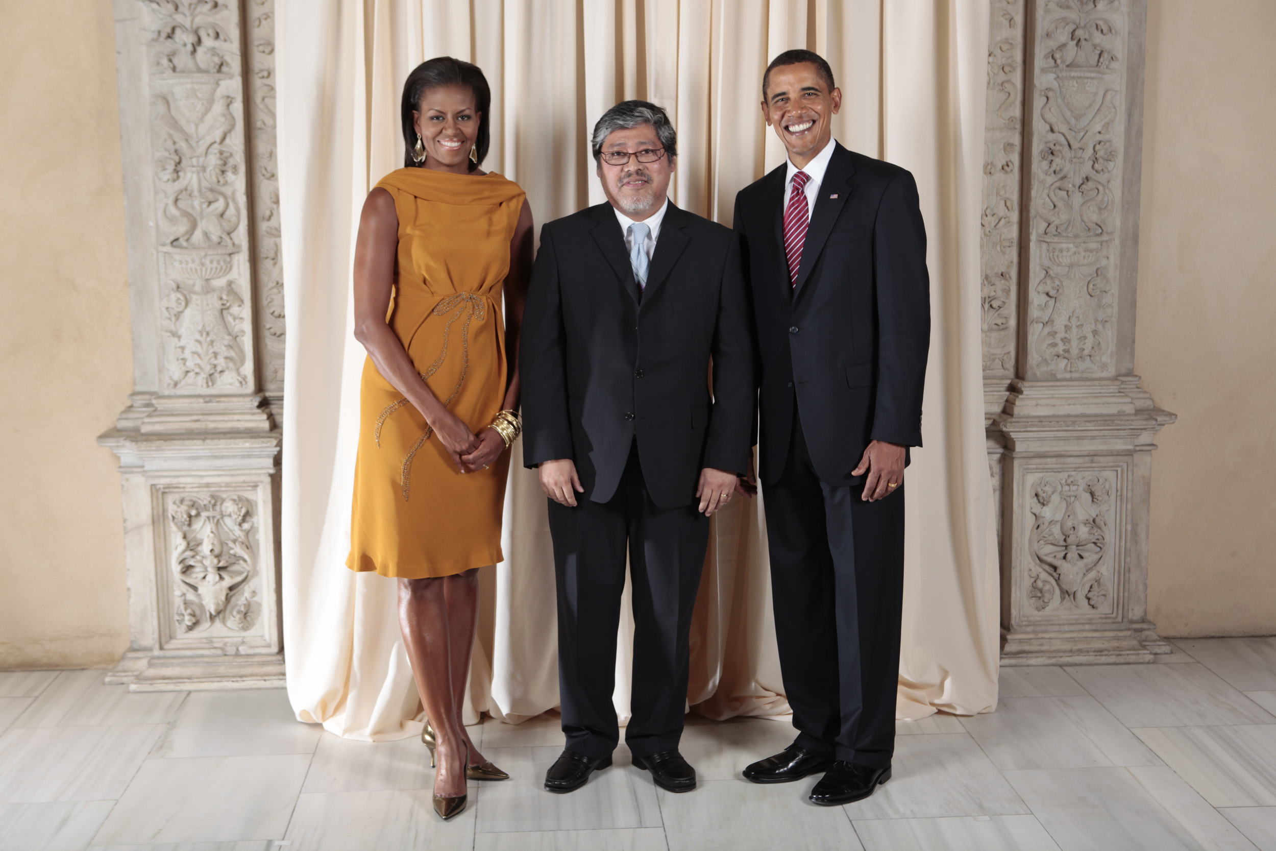 Alberto G Romulo with Obamas