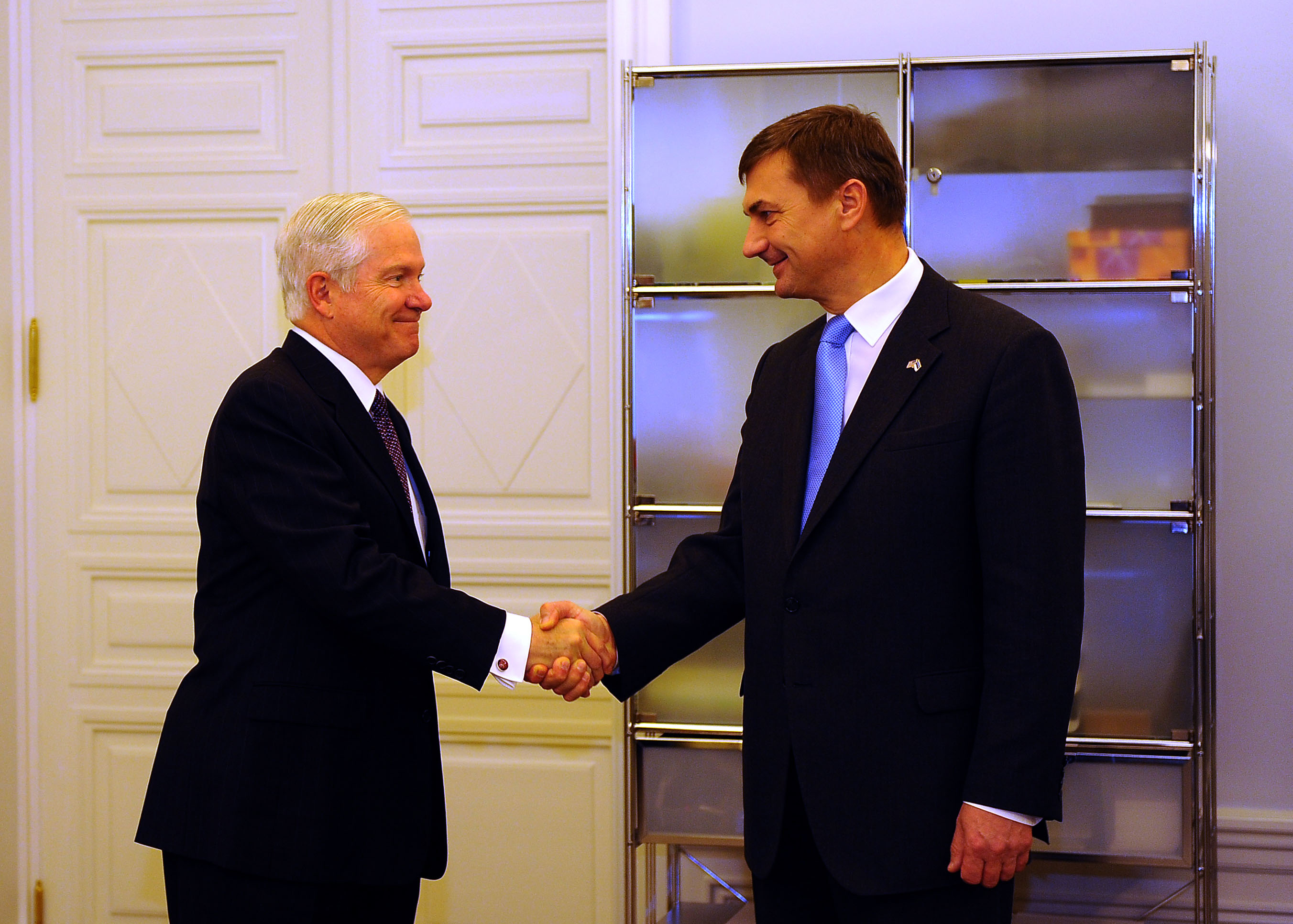 Andrus Ansip with Robert M. Gates
