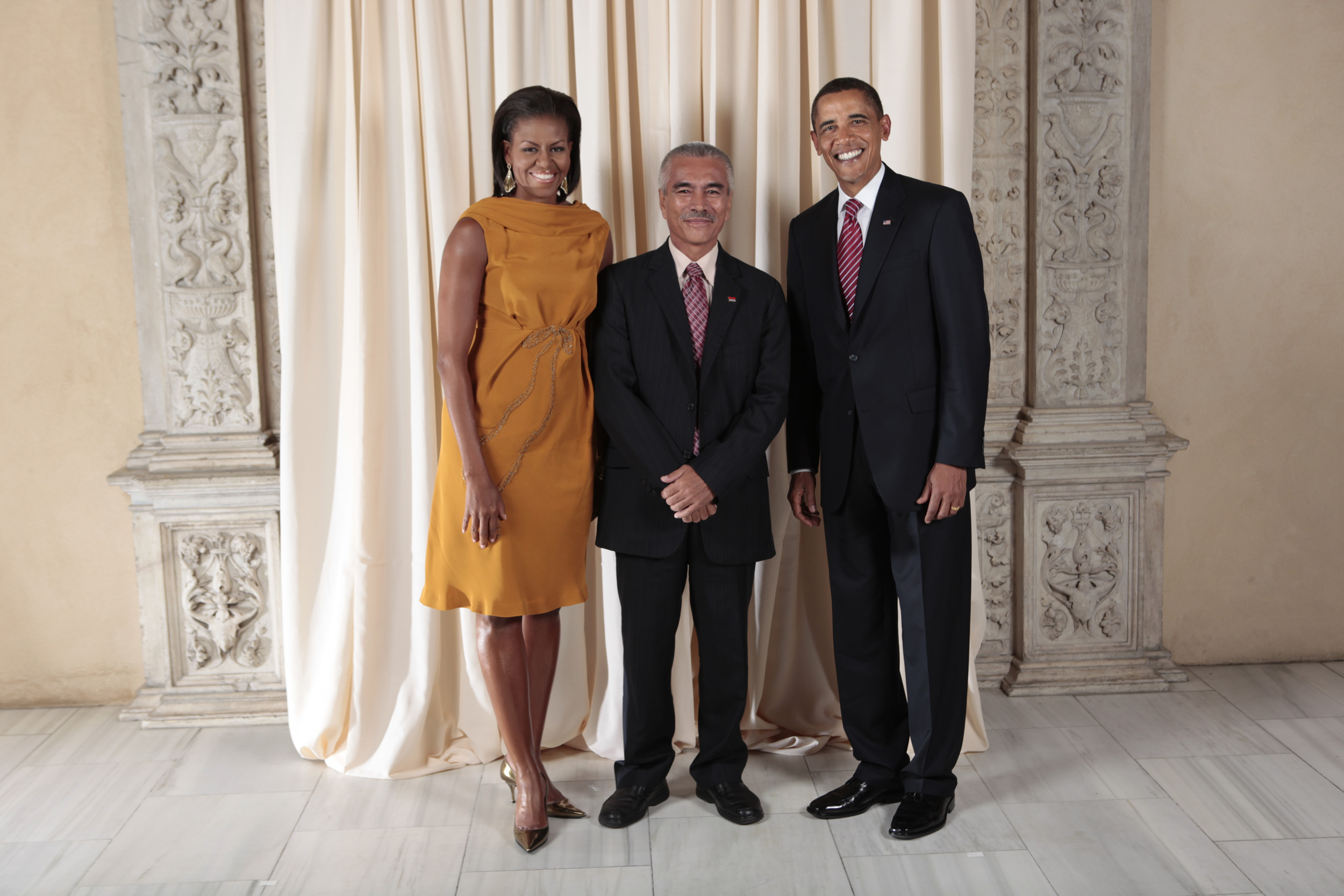 Anote Tong with Obamas