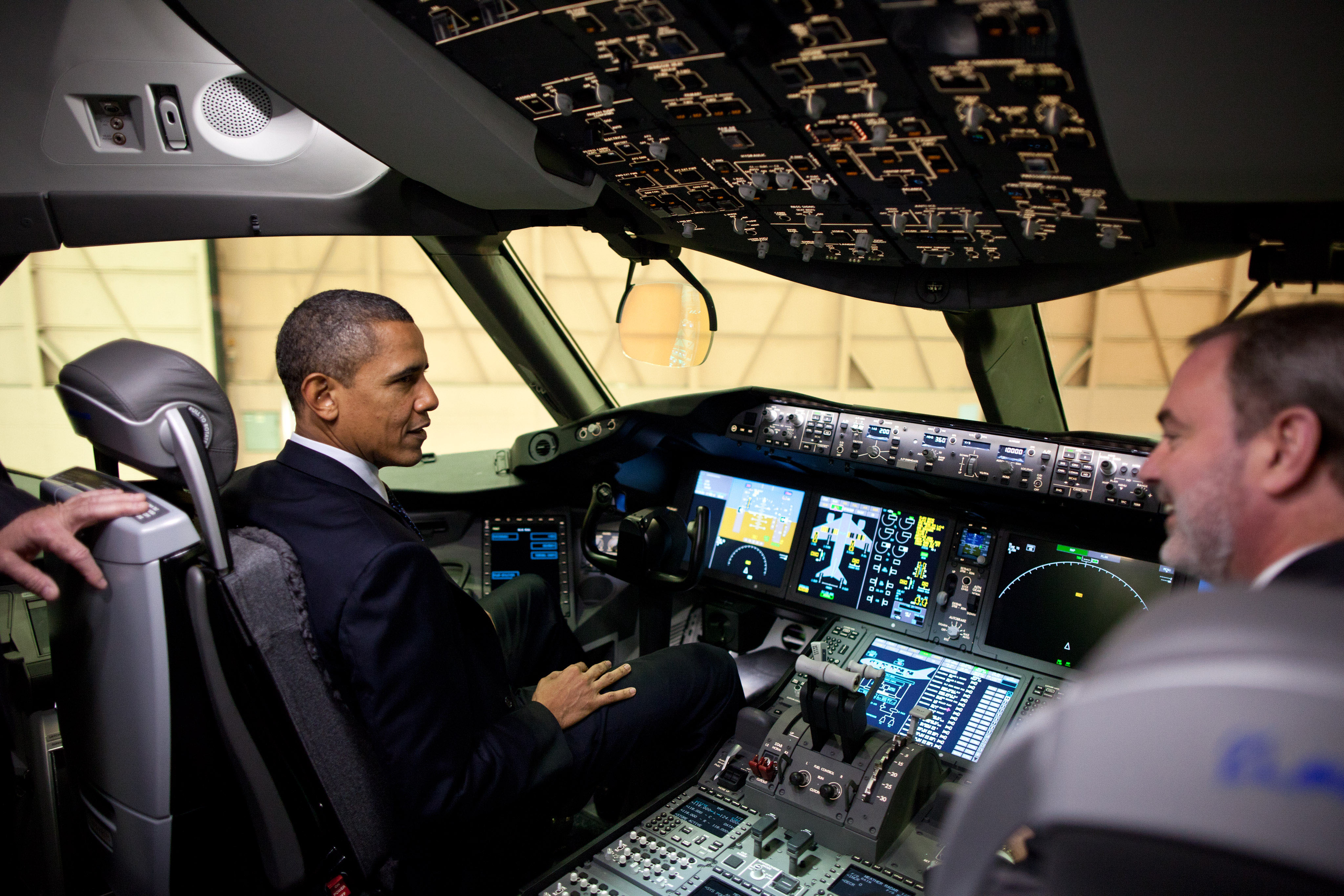 Barack Obama in a Boeing 787 cockpit