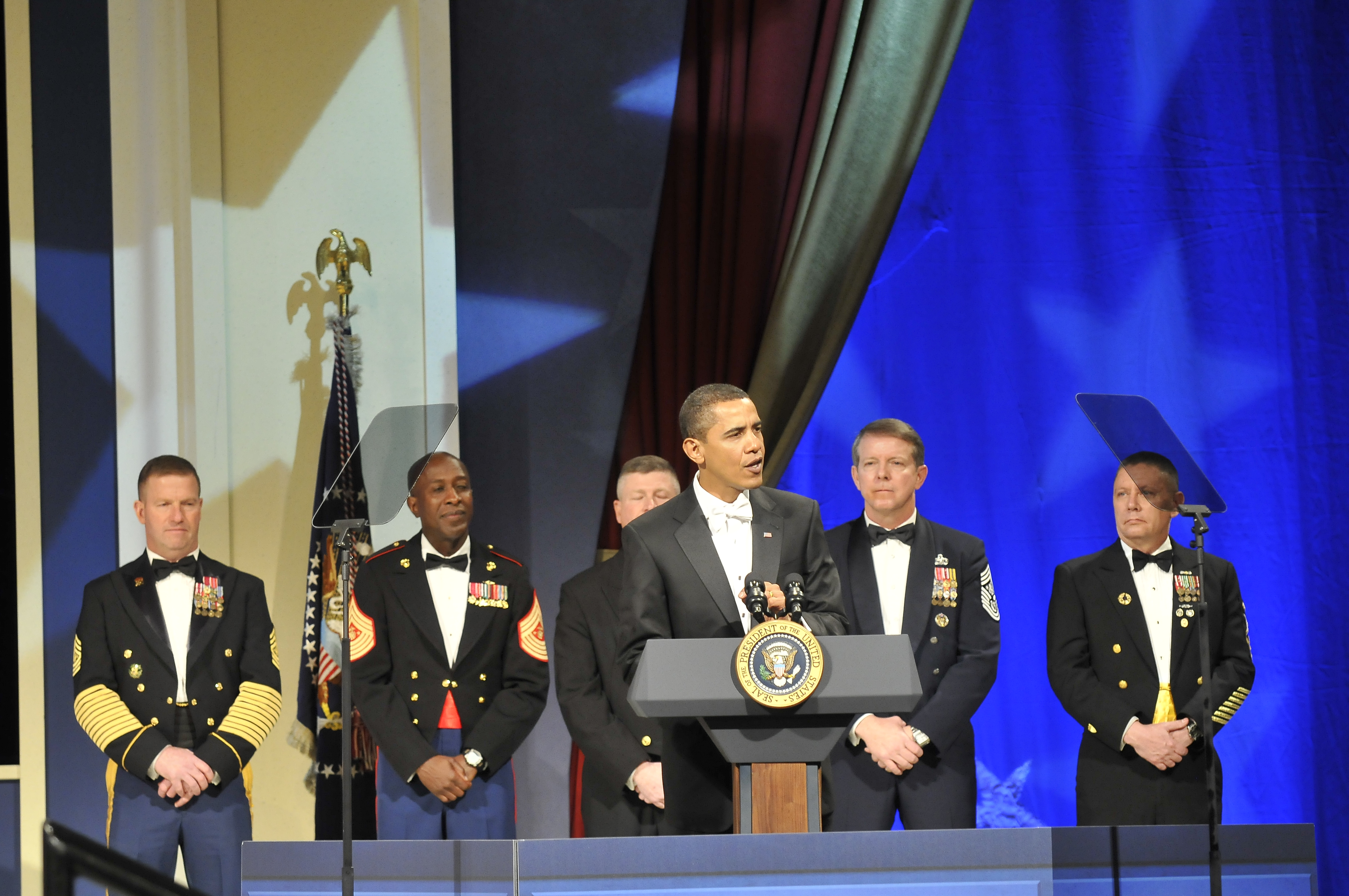Barack Obama speaks at CinC's Ball 1-20-09 090120-F-5586B-270
