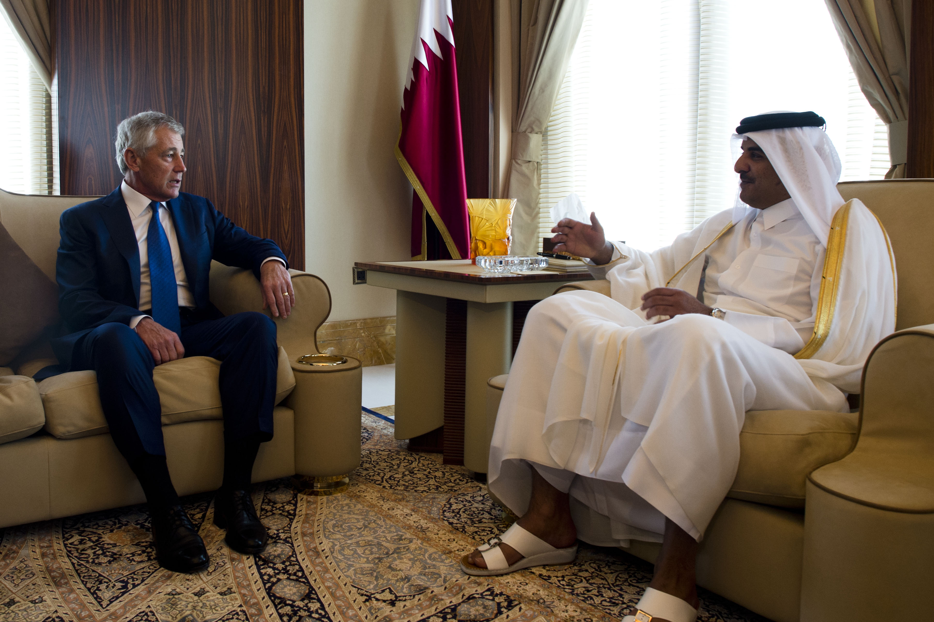 Chuck Hagel meets with Sheikh Tamim bin Hamad, Emir of Qatar, December 2013 (2)
