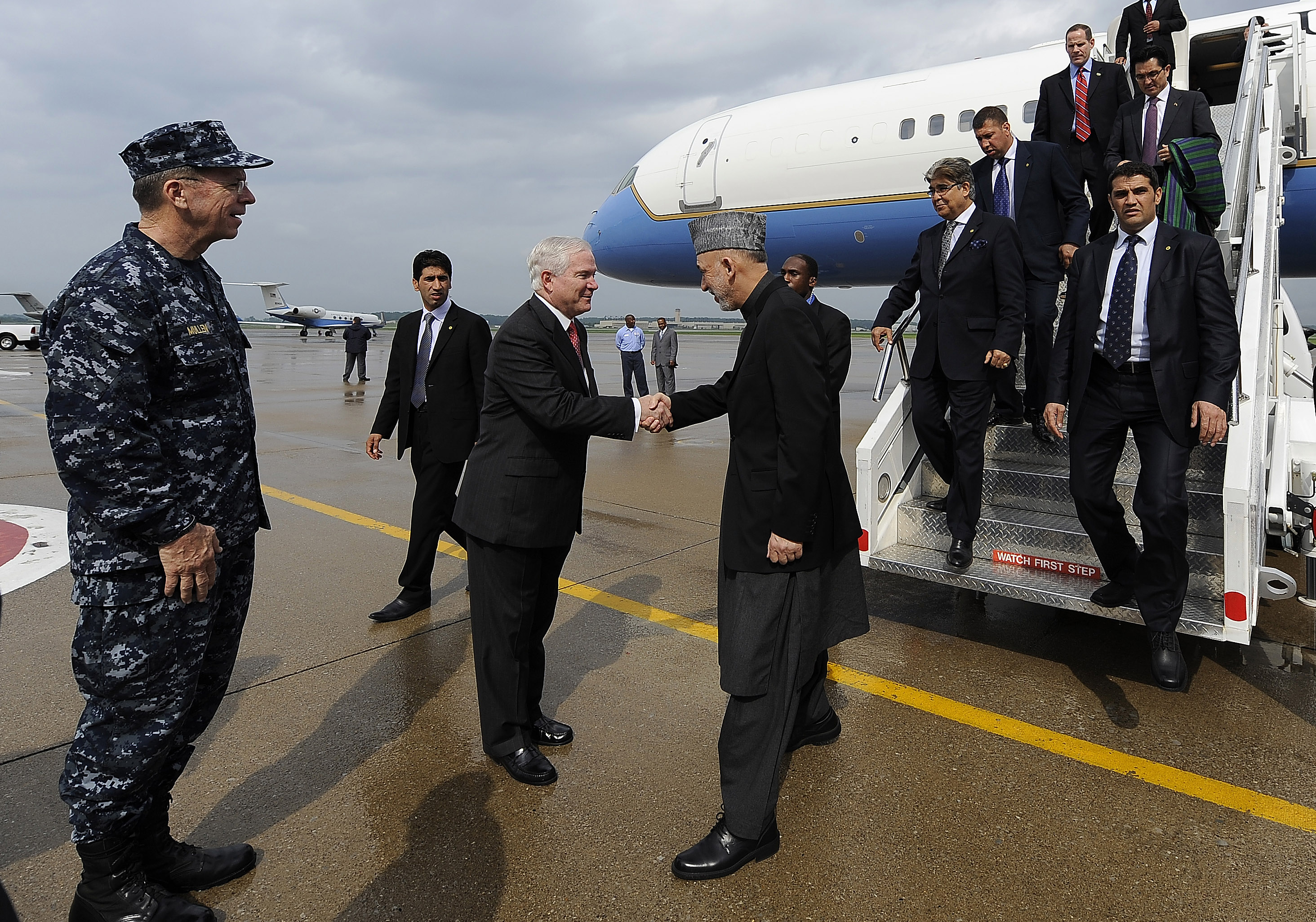 Defense.gov News Photo 100514-F-6655M-001 - Secretary of Defense Robert M. Gates welcomes Afghan President Hamid Karzai and his delegation to Fort Campbell Ky. during a visit with the 101st