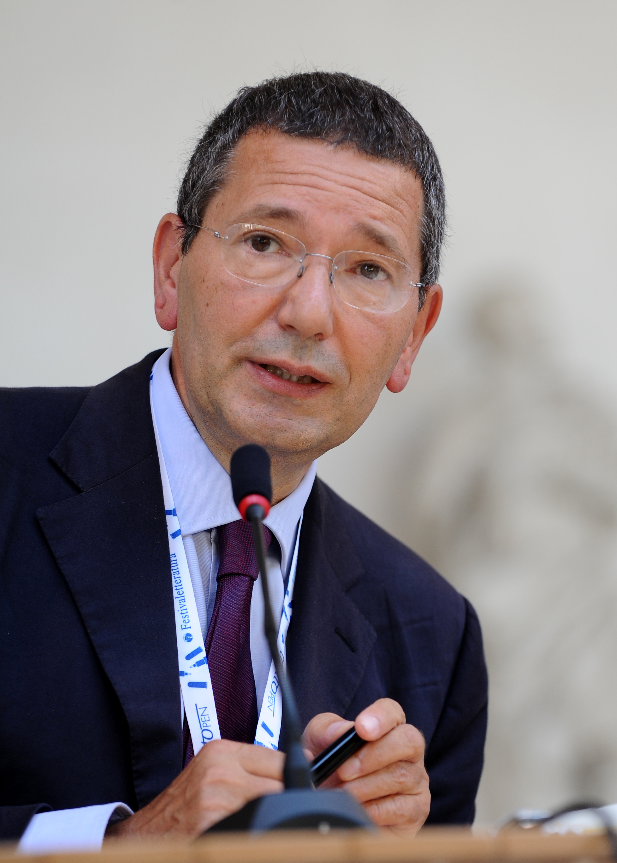 Ignazio Marino - Festivaletteratura 2012 01
