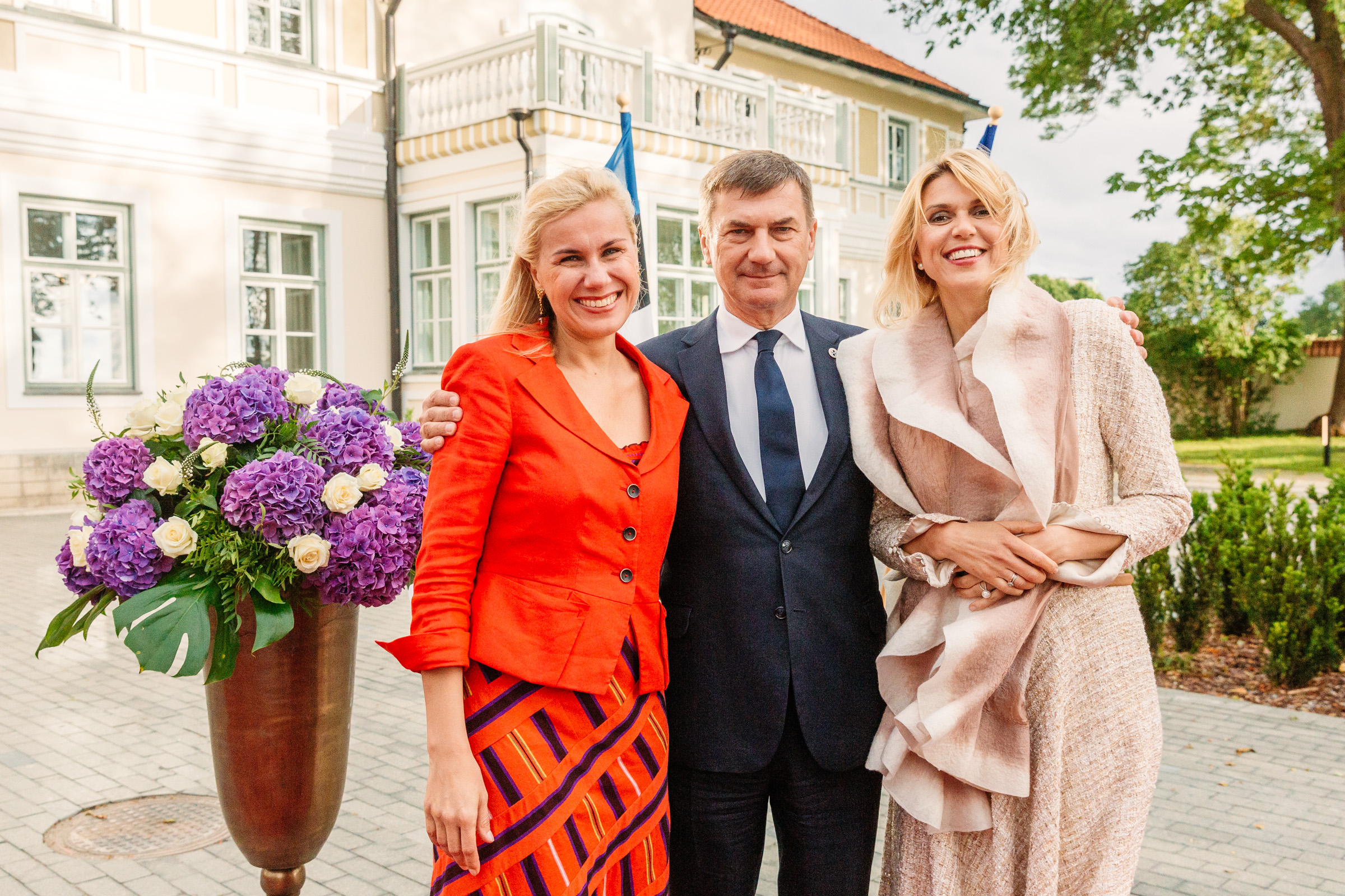 Informal meeting of competitiveness and telecommunications ministers. Arrival and welcome Kadri Simson, Andrus Ansip and Urve Palo (35817733682)