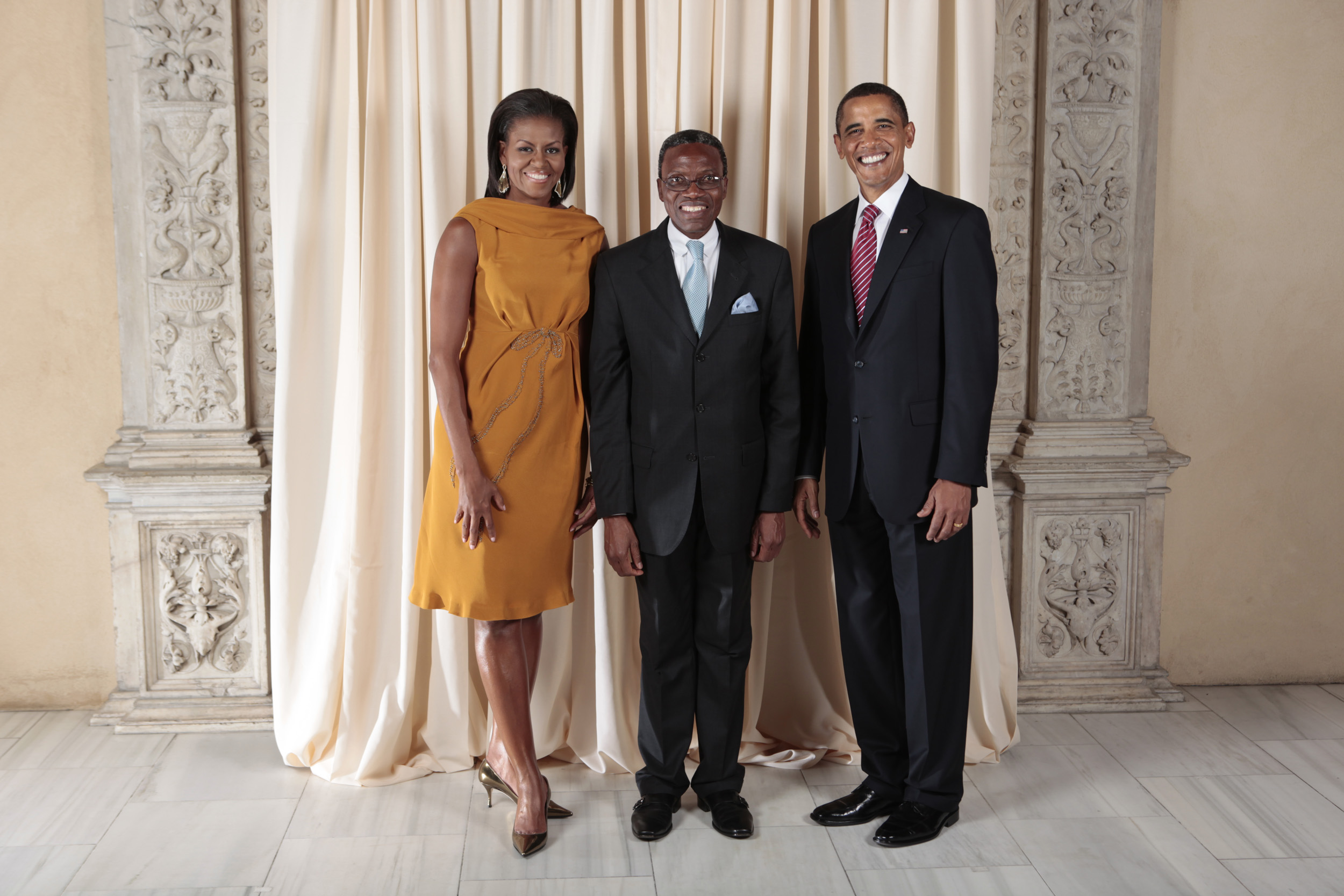Jean-Marie Ehouzou with Obamas
