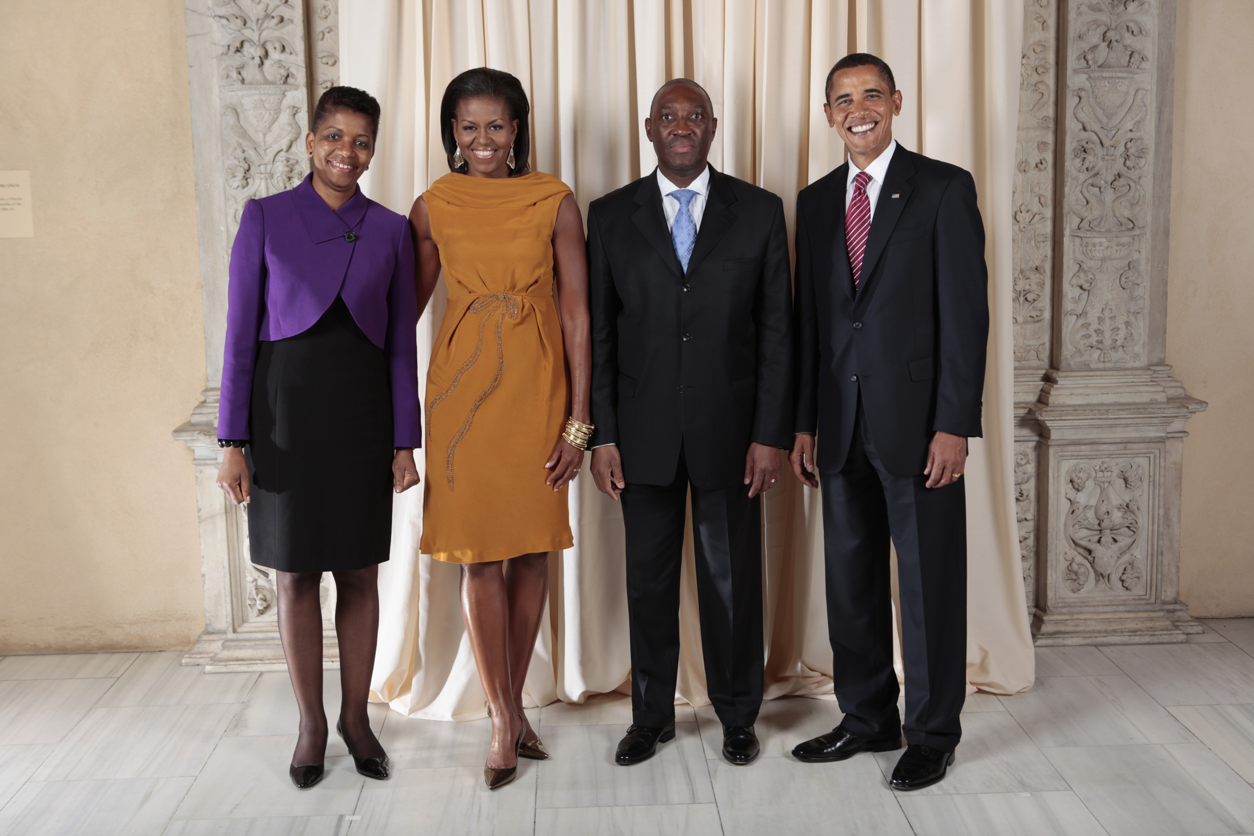 Oldemiro Baloi with Obamas