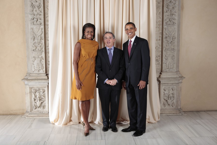 Alvaro Uribe Velez with Obamas