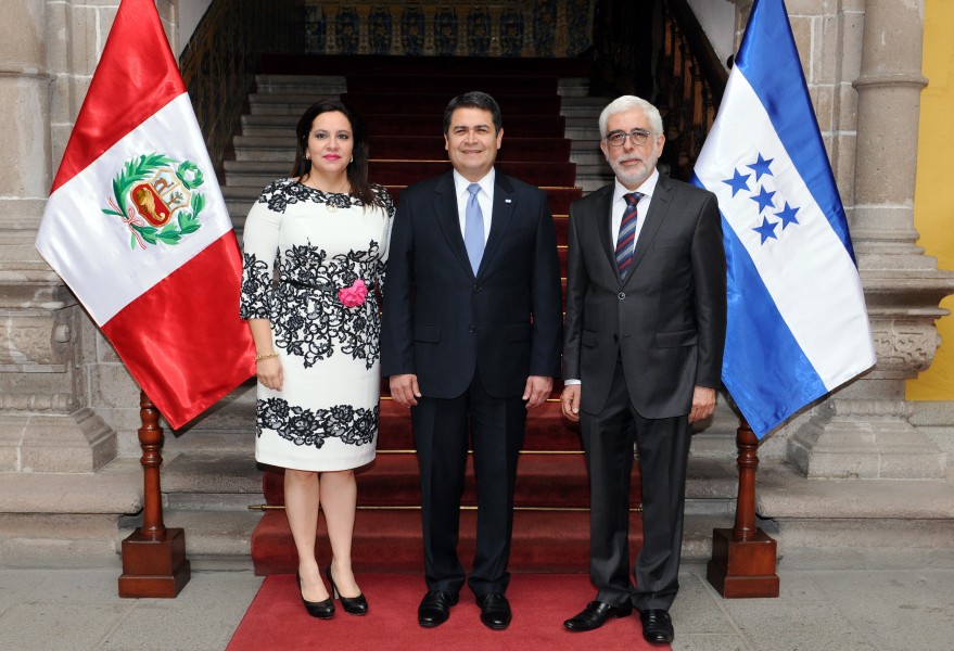 Ana García de Hernández, Juan Orlando Hernández, Eduardo Martinetti, May 2015