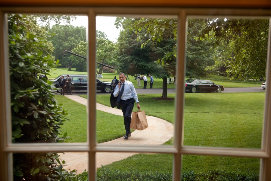 Barack Obama returns to the Oval Office after an hamburger run