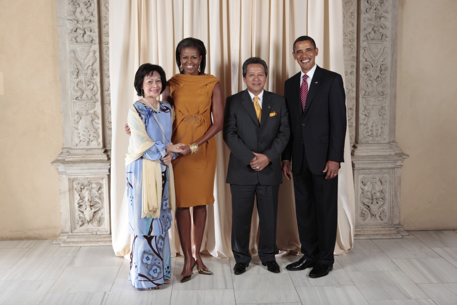 Datuk Anifah bin Haji Aman with Obamas