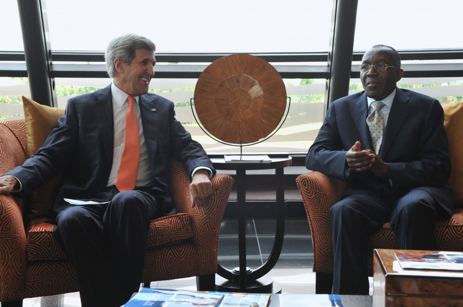 Democratic Republic of Congo Foreign Minister Tshibanda Welcomes Secretary Kerry (13911118599)