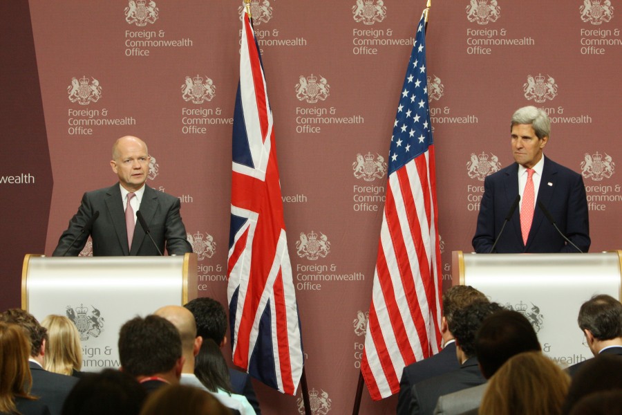 Foreign Secretary William Hague with US Secretary of State John Kerry speaking to the media in London, 9 September 2013. (9706219787)