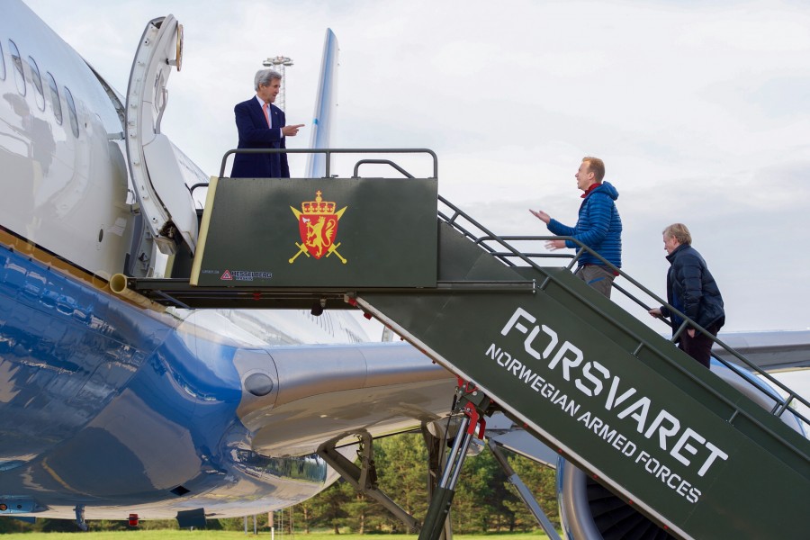 In Norway, Secretary Kerry Prepares to Fly to Svalbard Before Visiting an Arctic Research Station in Ny-Alesund (27605951122)