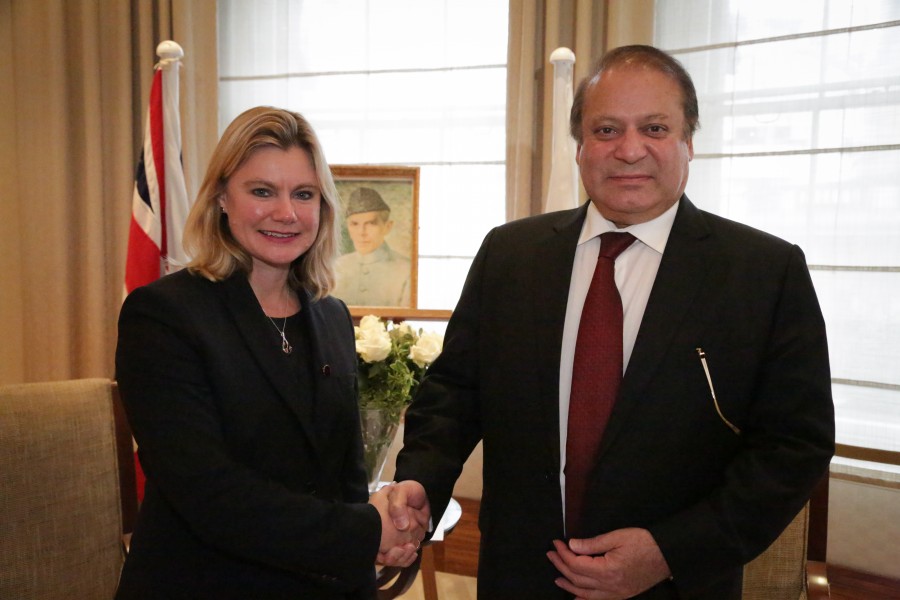 Justine Greening and Prime Minister of Pakistan Nawaz Sharif December 2014