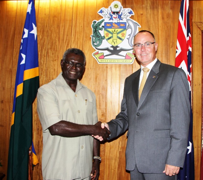 Manasseh Sogavare with Australian High Commissioner Andrew Byrne December 2014