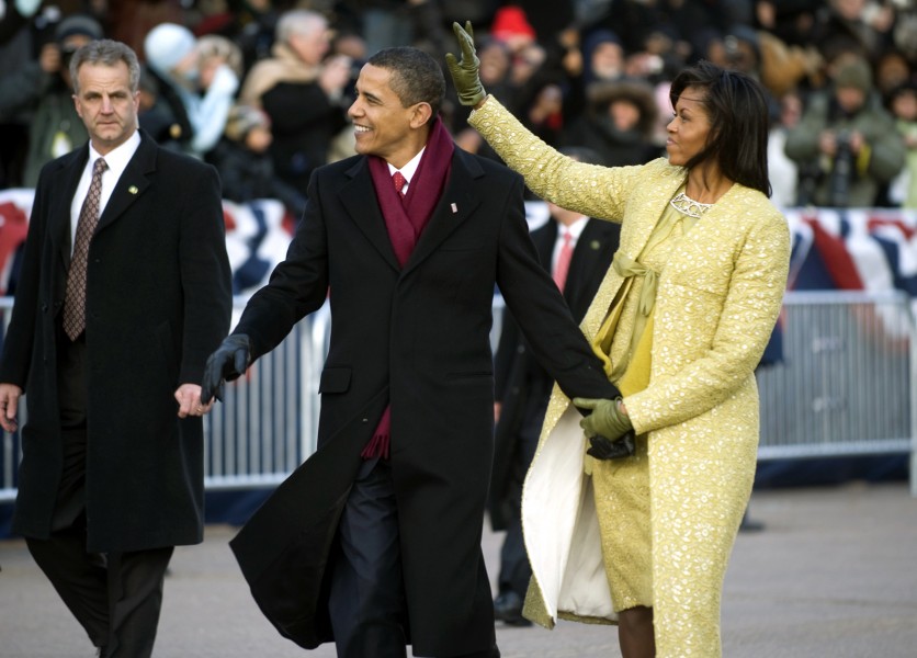 Obamas walk down PA Ave. 1-20-09 hires 090120-N-0696M-546a