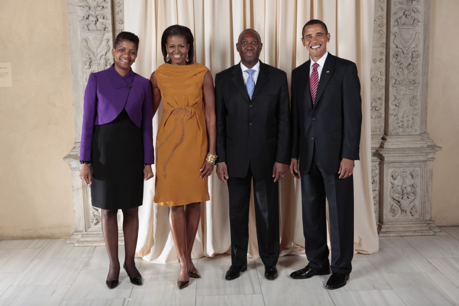 Oldemiro Baloi with Obamas