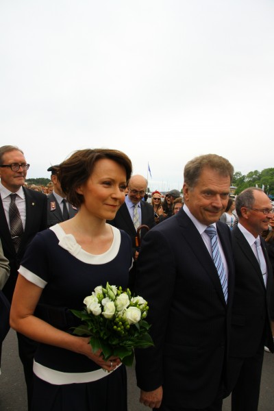 Sauli Niinistö ja Jenni Haukio, Killan laituri, Naantali, 16.6.2012 (27)