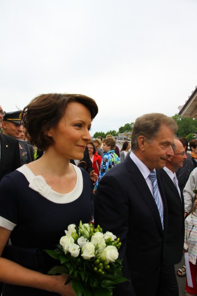 Sauli Niinistö ja Jenni Haukio, Killan laituri, Naantali, 16.6.2012 (29)