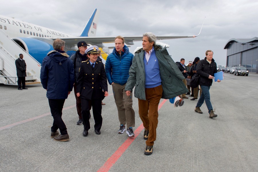 Secretary Kerry Walks With Norwegian Foreign Minister Brende Upon Their Arrival at Svalbard Airport in Norway (27428059010)
