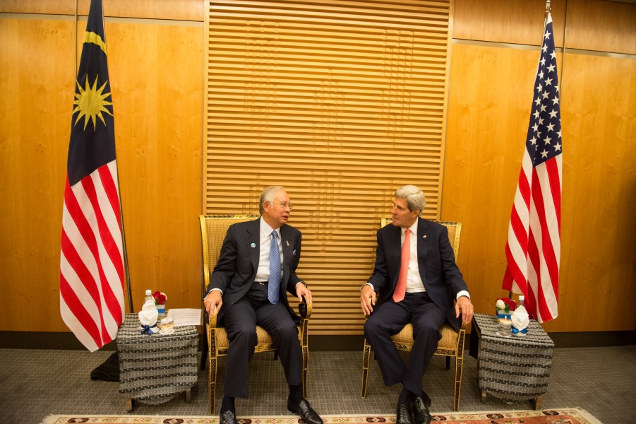 Secretary Kerry with Malaysia's Prime Minister Najib (10206341155)