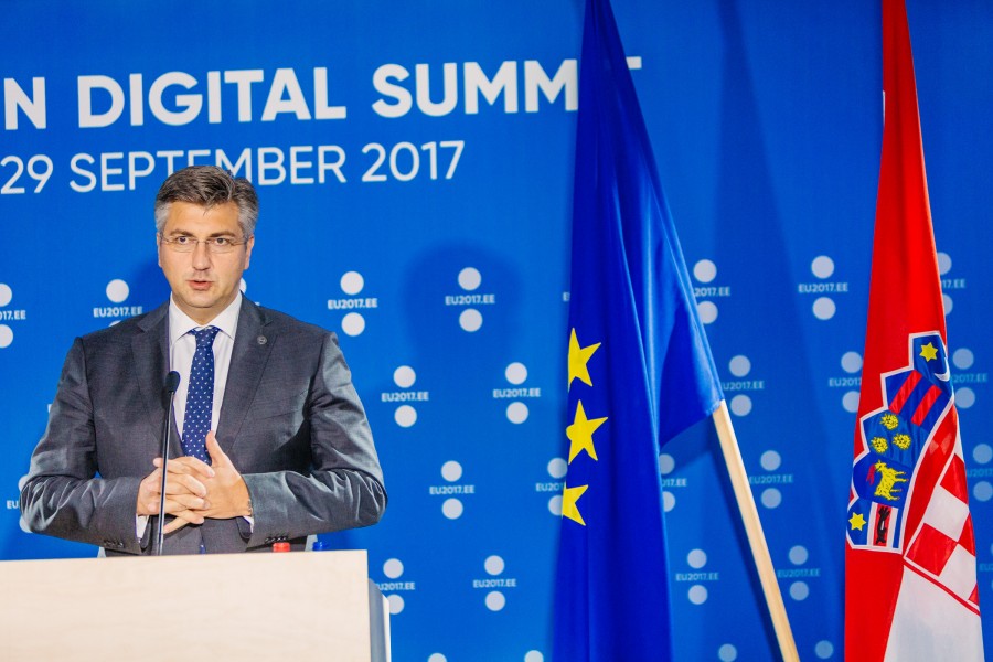 Tallinn Digital Summit. Exit doorstep and member states' press conferences Andrej Plenković (36683948234)
