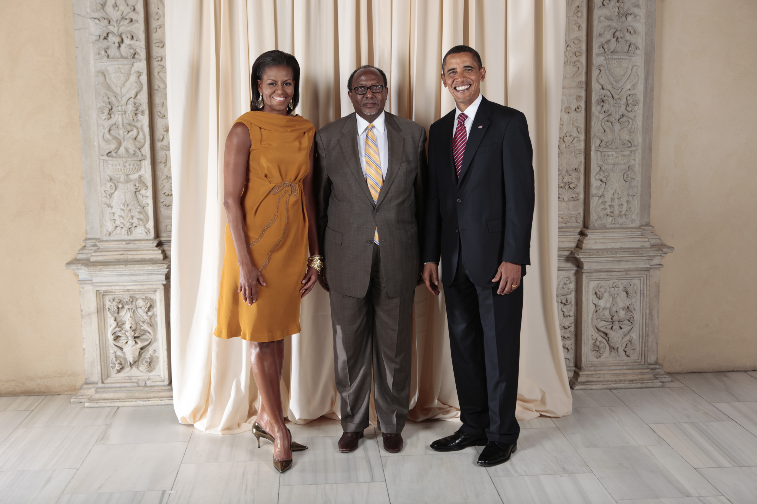 Roble Olhaye with Obamas