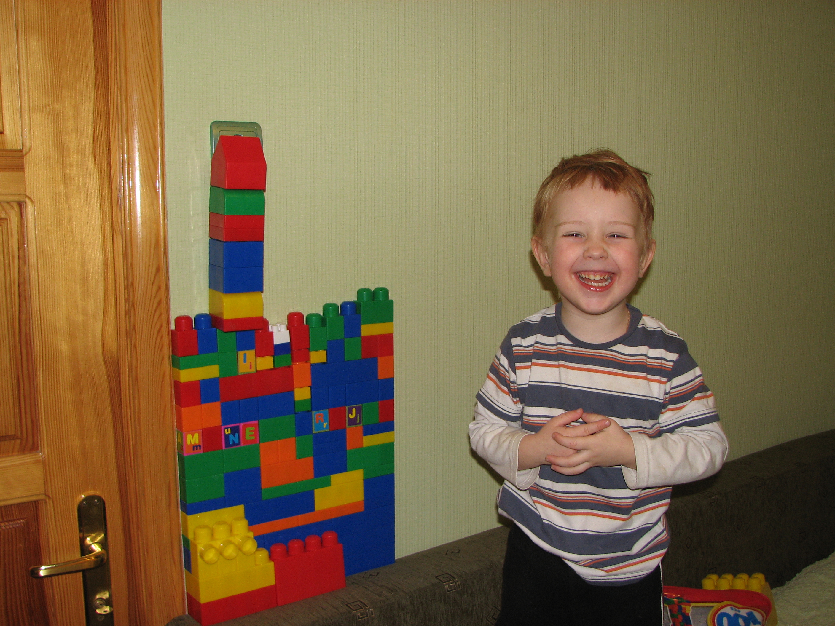 A small smiling boy kid