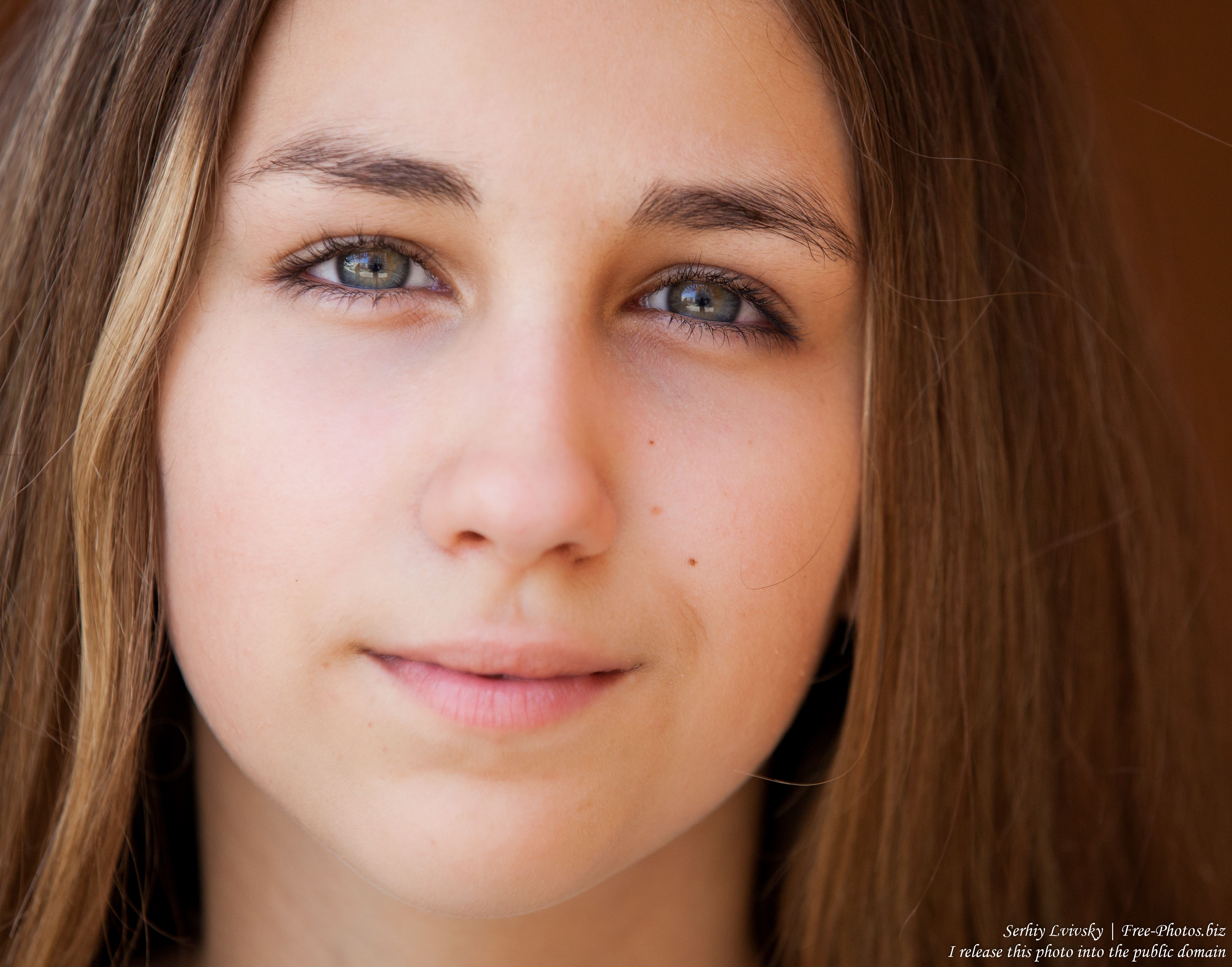 a 14-year-old Catholic girl photographed in July 2015, picture 1