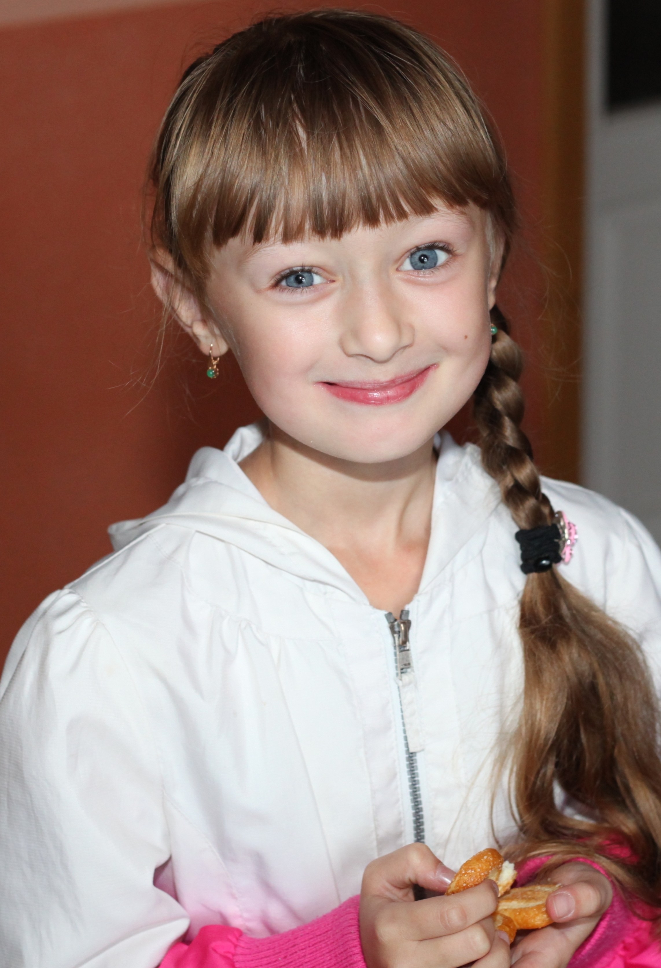 a beautiful brunette Catholic child girl, picture 1