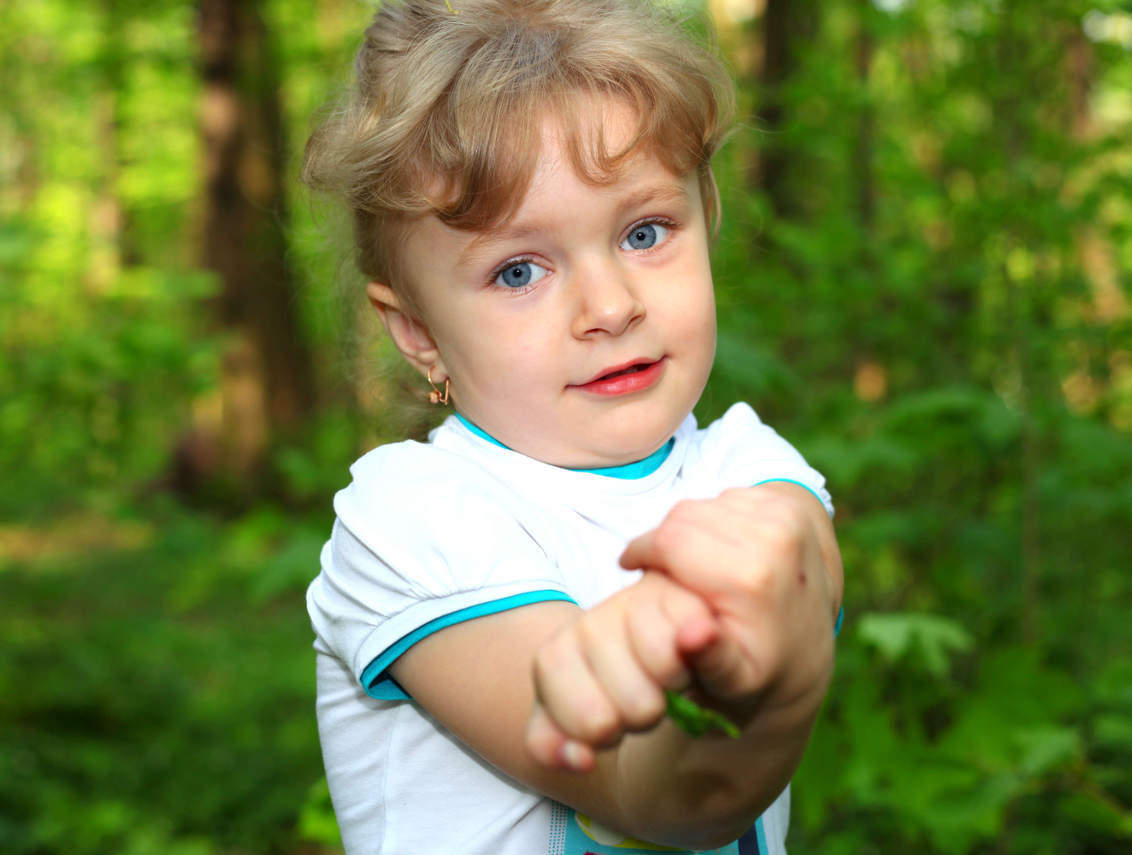 a cute girl photographed in a forest in May 2013, picture 27