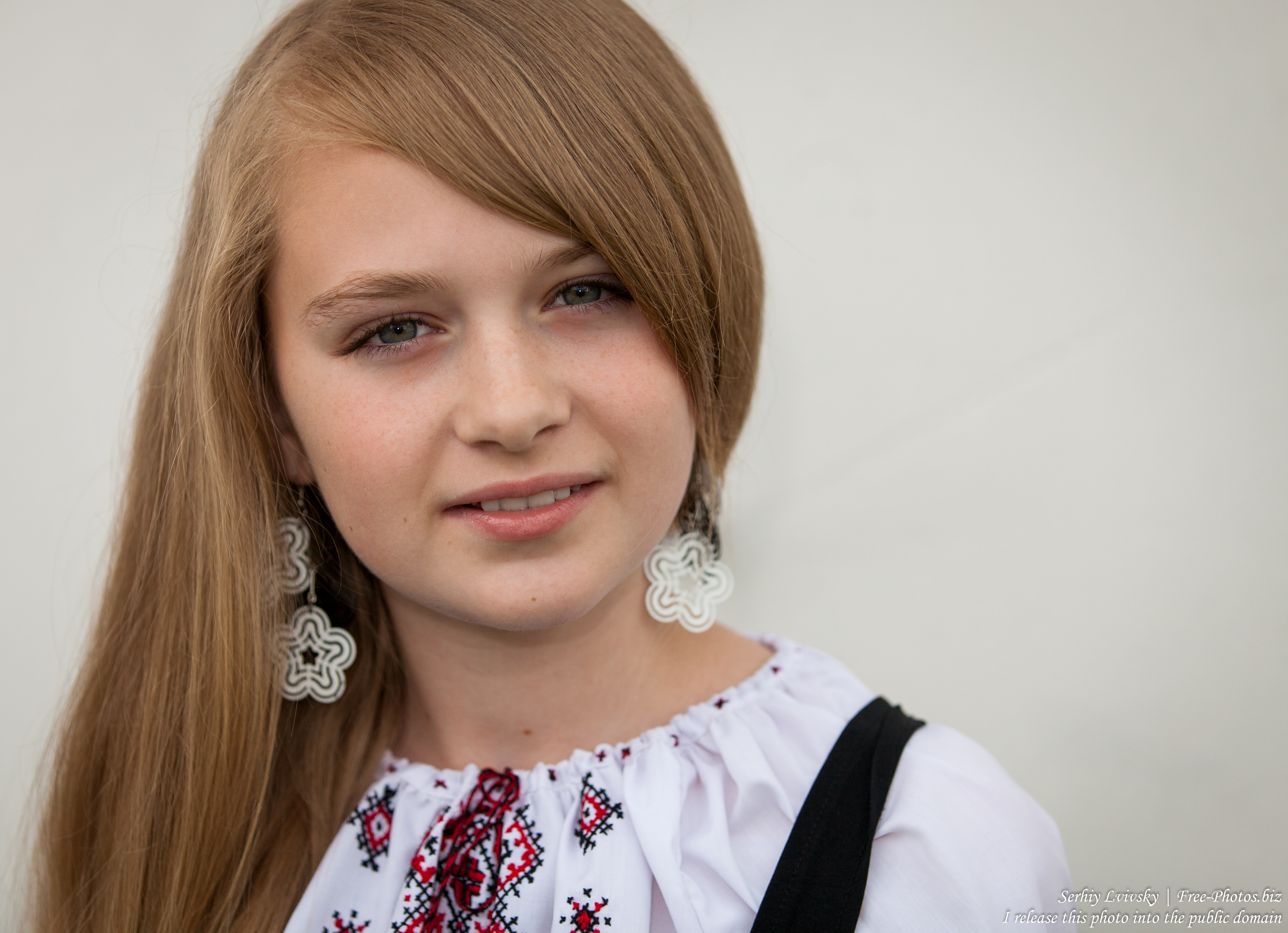 a blond 13-year-old girl photographed in June 2015, picture 18