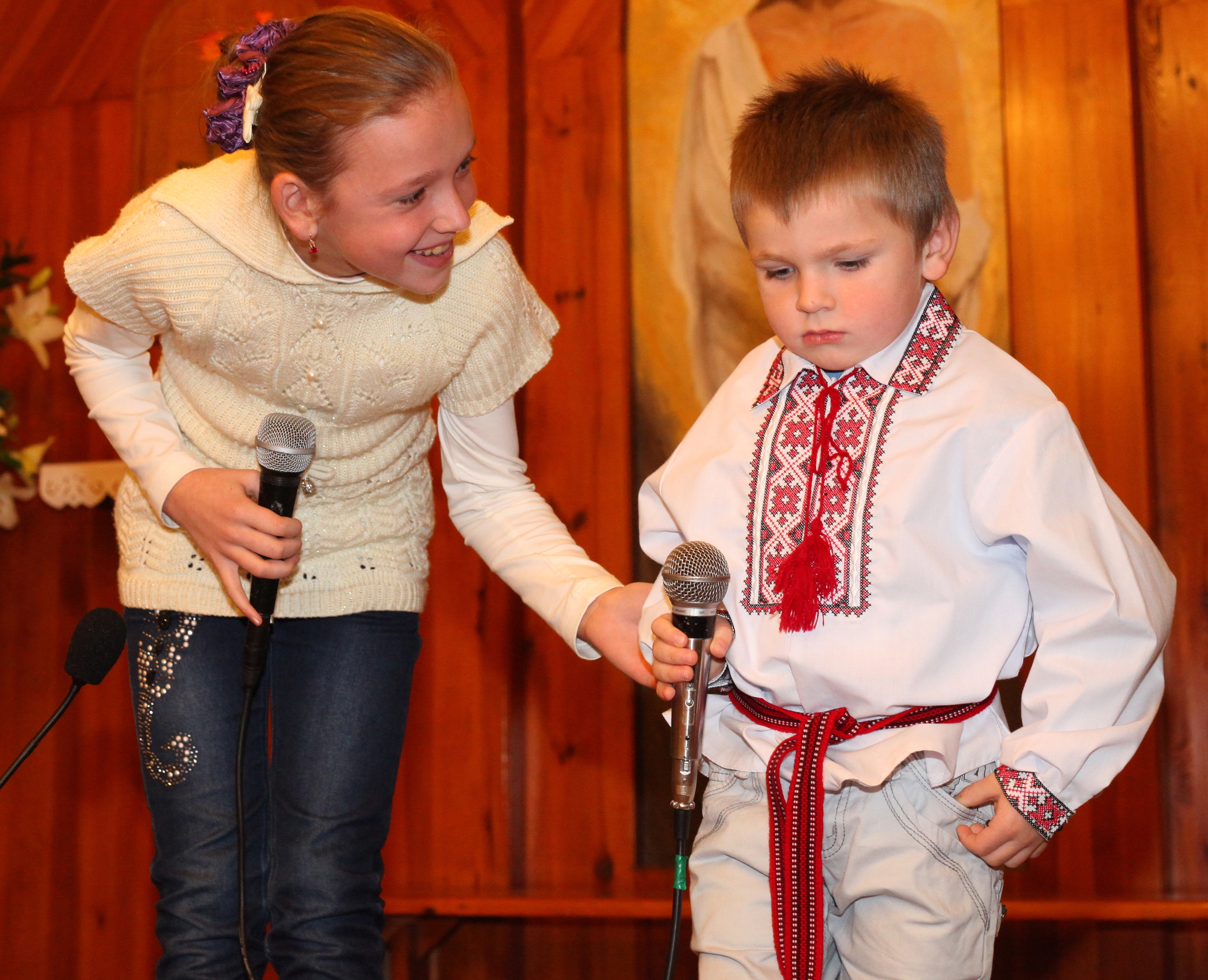 a girl and a boy performing in a Catholic kindergarten, photo 1