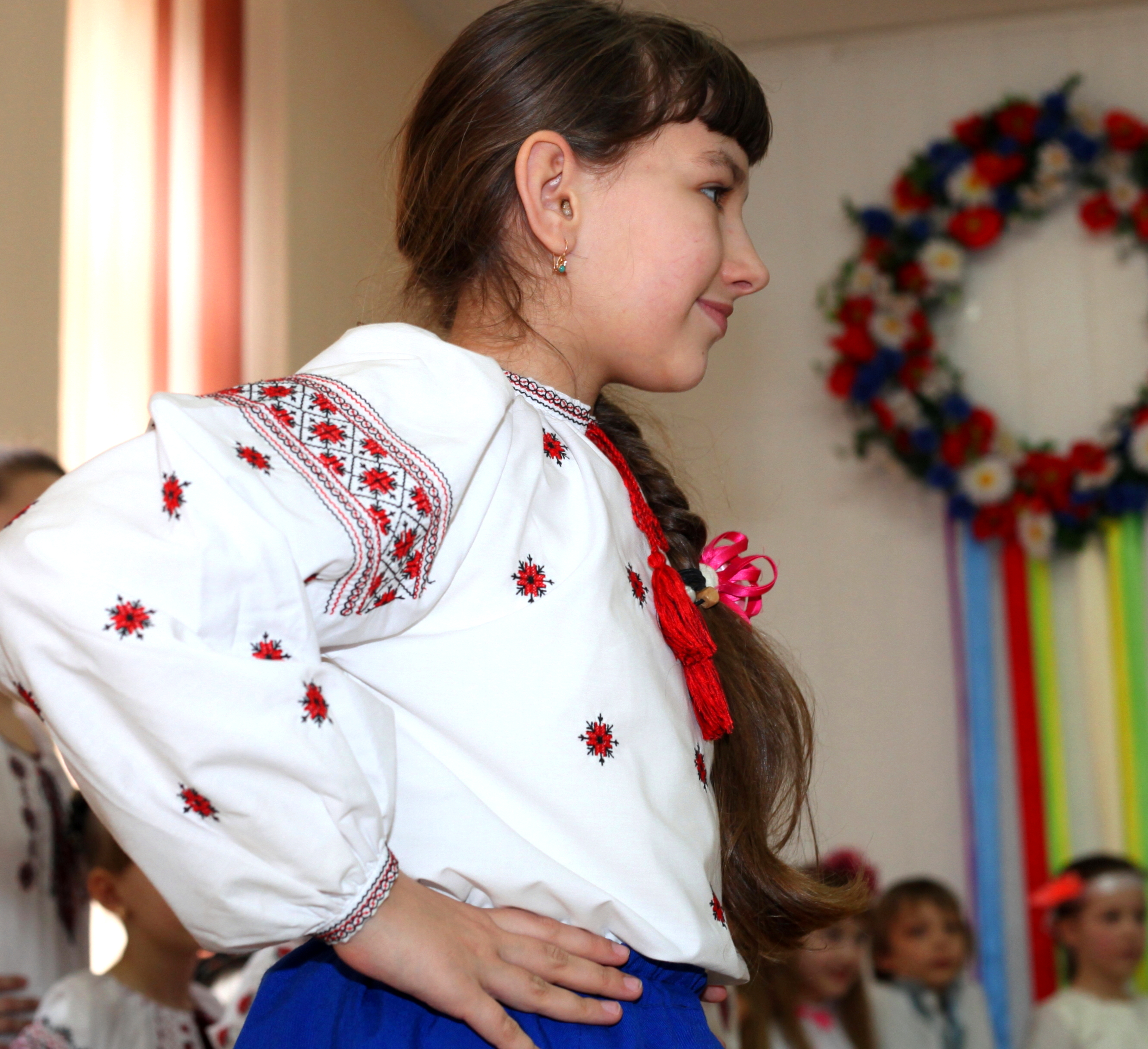 a pretty high-school girl dancing, picture 2