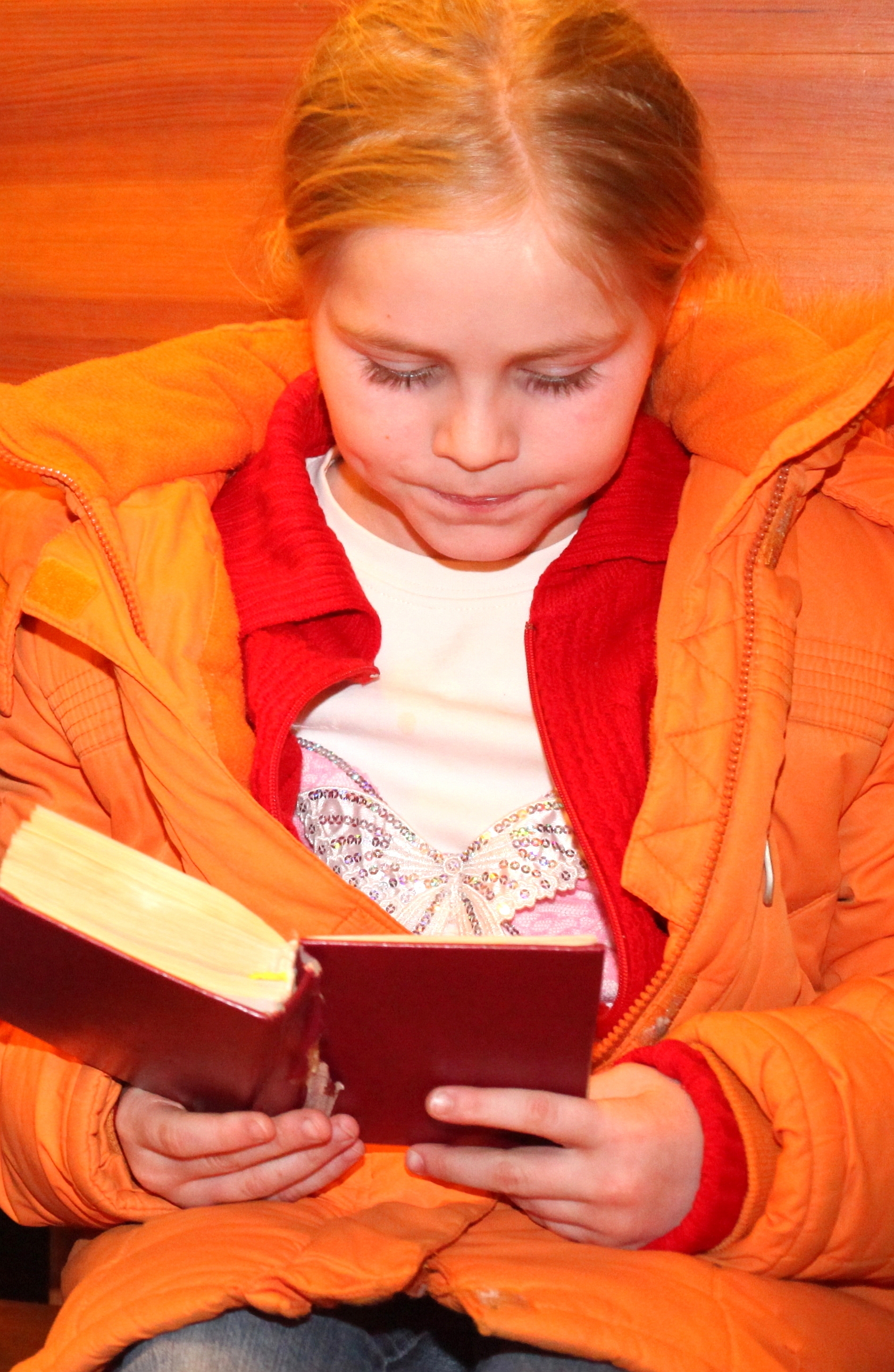 a beautiful girl in the Catholic Church, photo 1