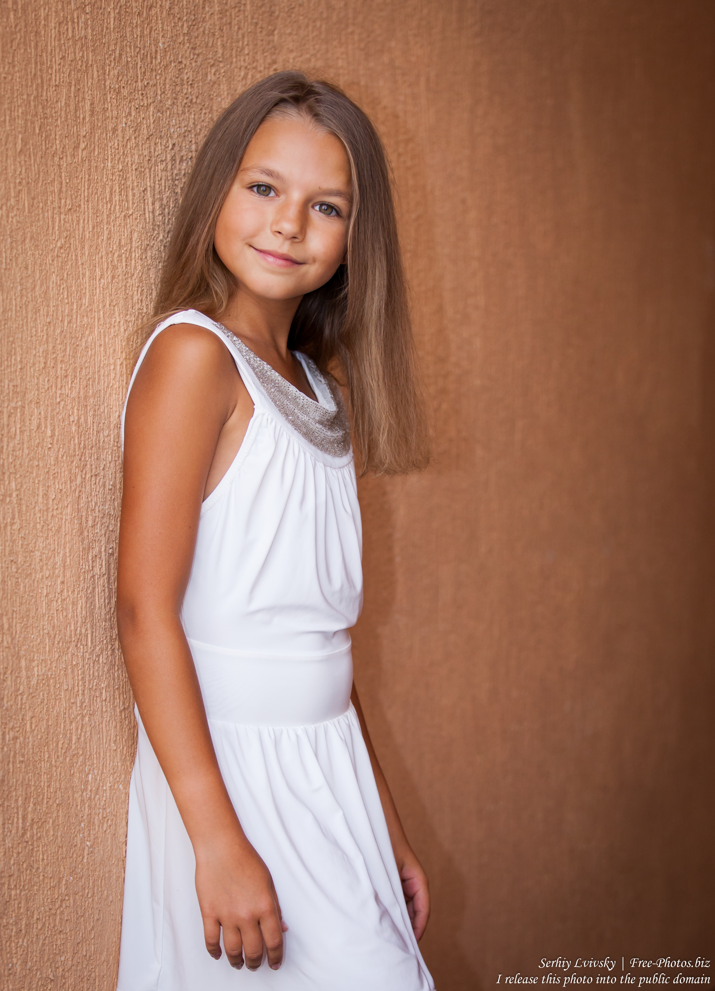 a twelve-year-old girl photographed in July 2015 by Serhiy Lvivsky, picture 6