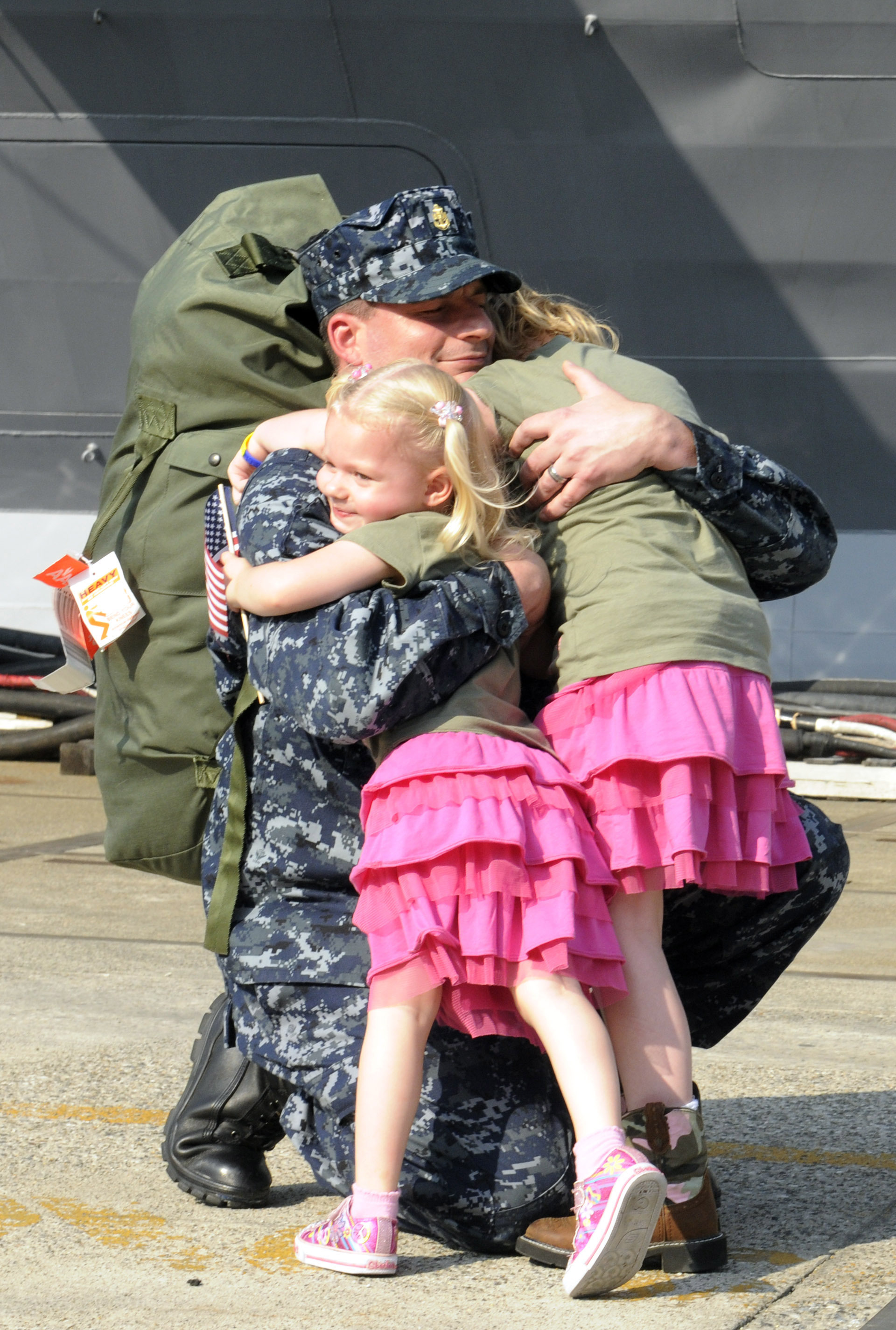 Flickr - DVIDSHUB - USS Blue Ridge returns to Japan (Image 1 of 3)