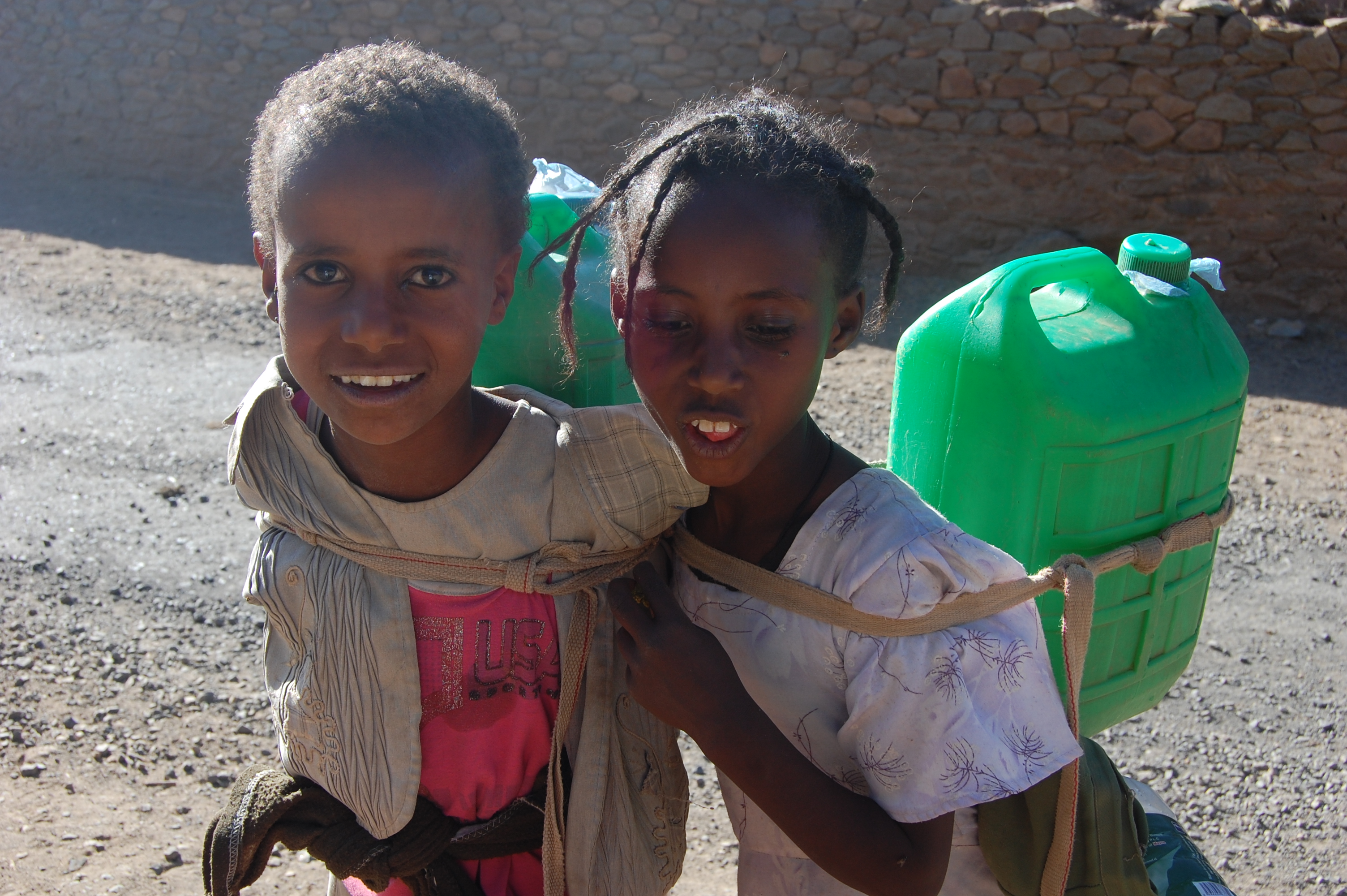 Girls in Axum (5499088716)