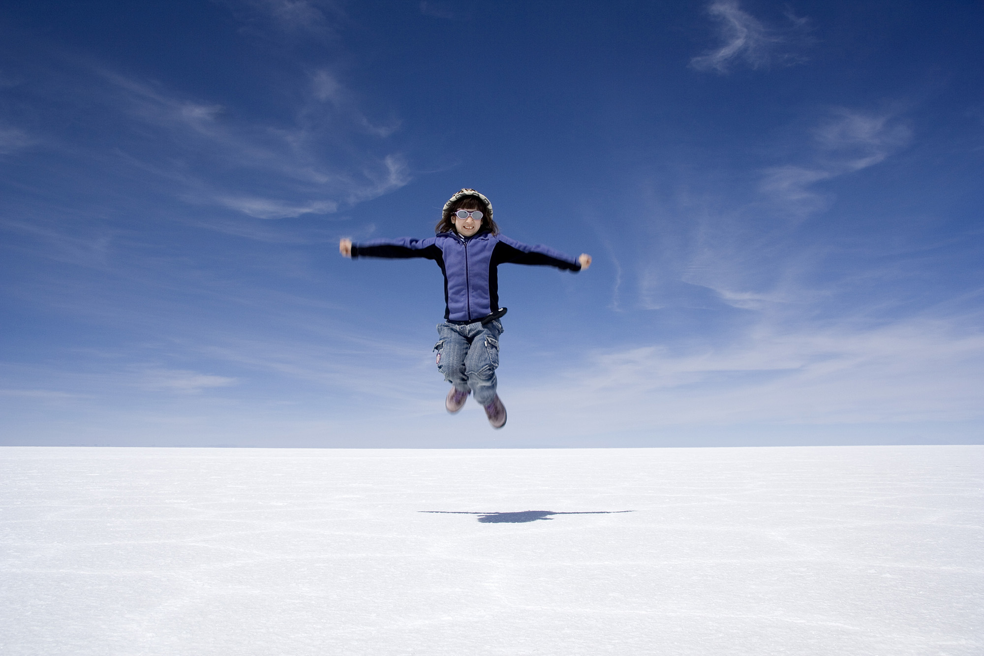 Jumping Giulia Salar de Uyuni Bolivia Luca Galuzzi 2006