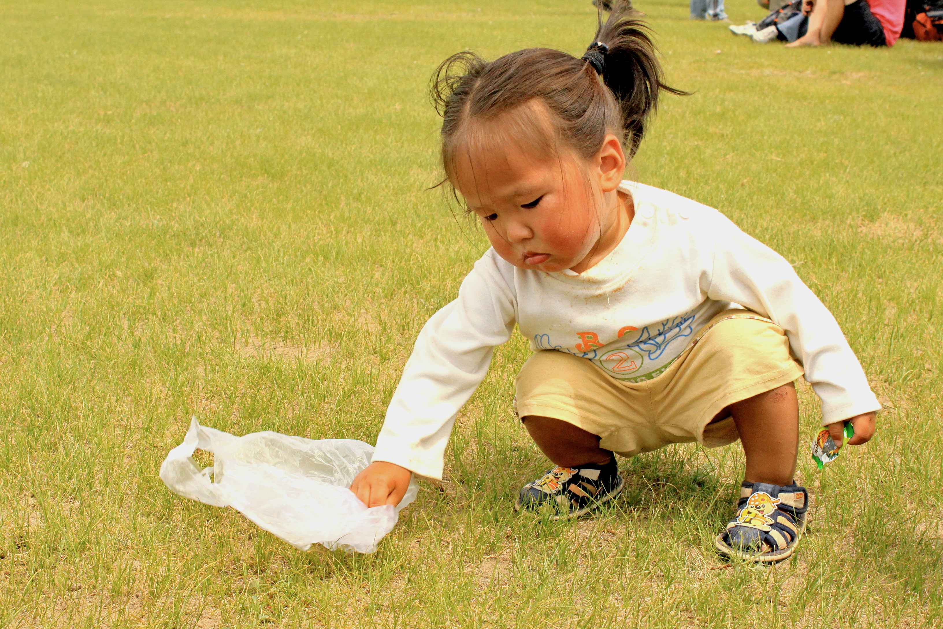 Młoda Mongołka na lokalnym festiwalu Naadam (04)