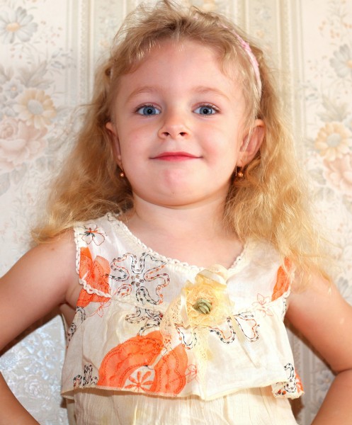 a small pretty girl photographed in May 2013, picture 3