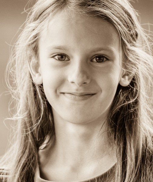 a Christian girl photographed in September 2014, picture 19, black and white