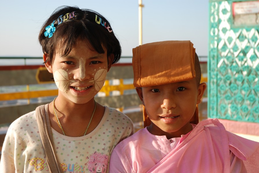 Burmese girls Mandalay