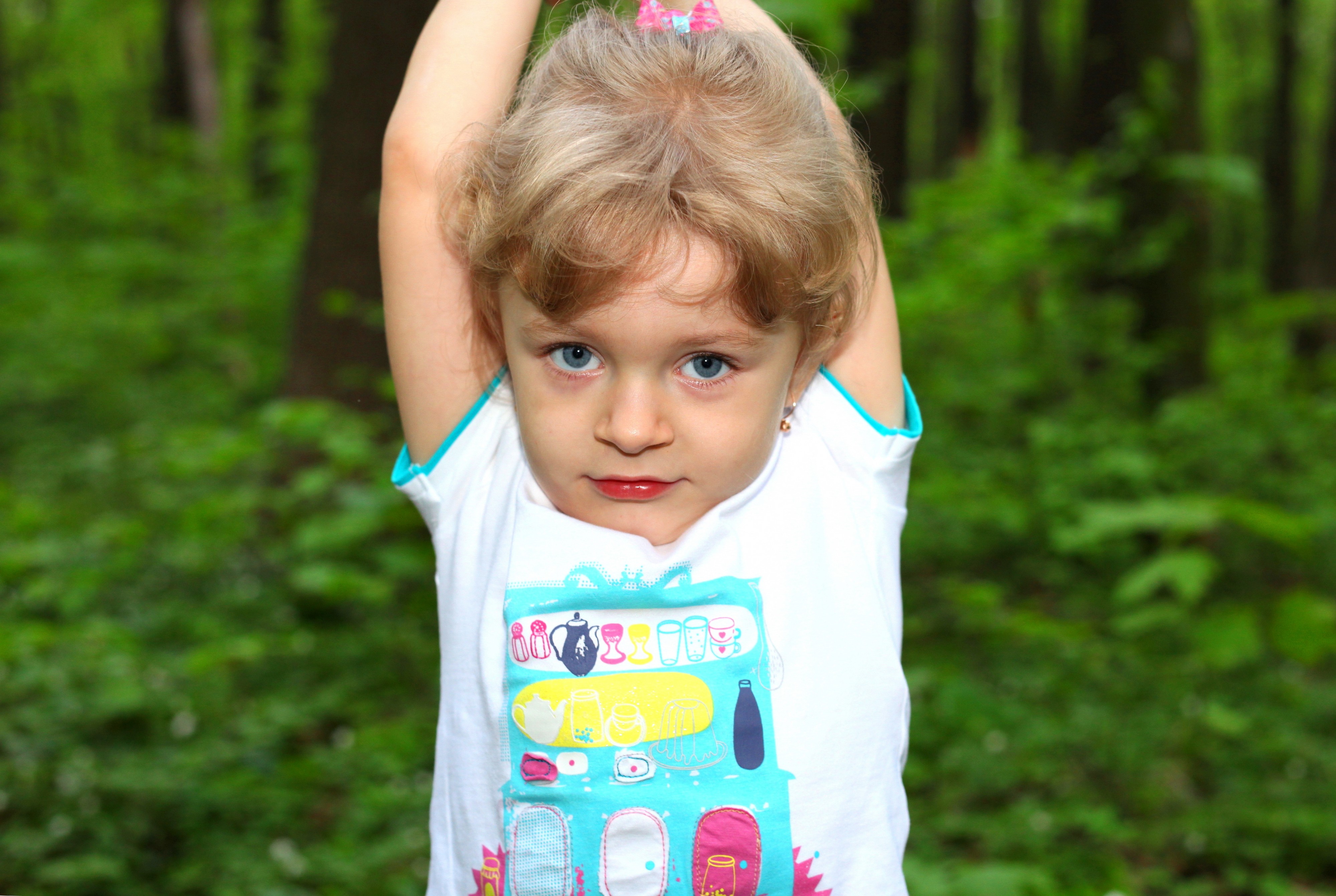a beautiful child girl in nature, picture 31