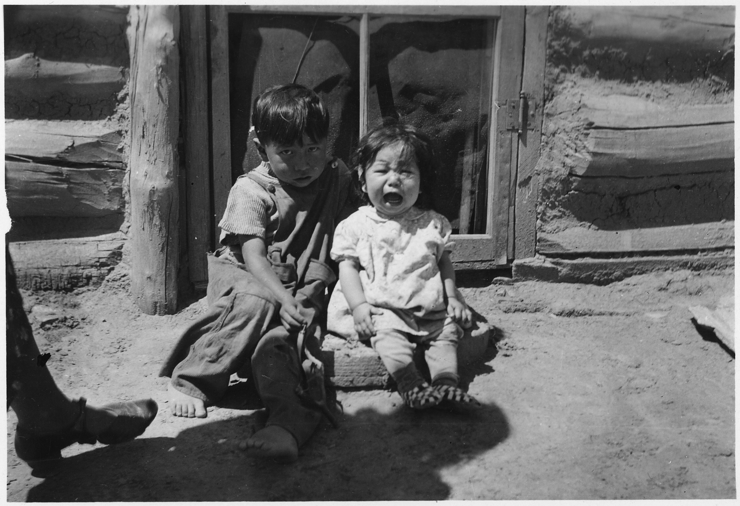 Two Indian Children - NARA - 285844
