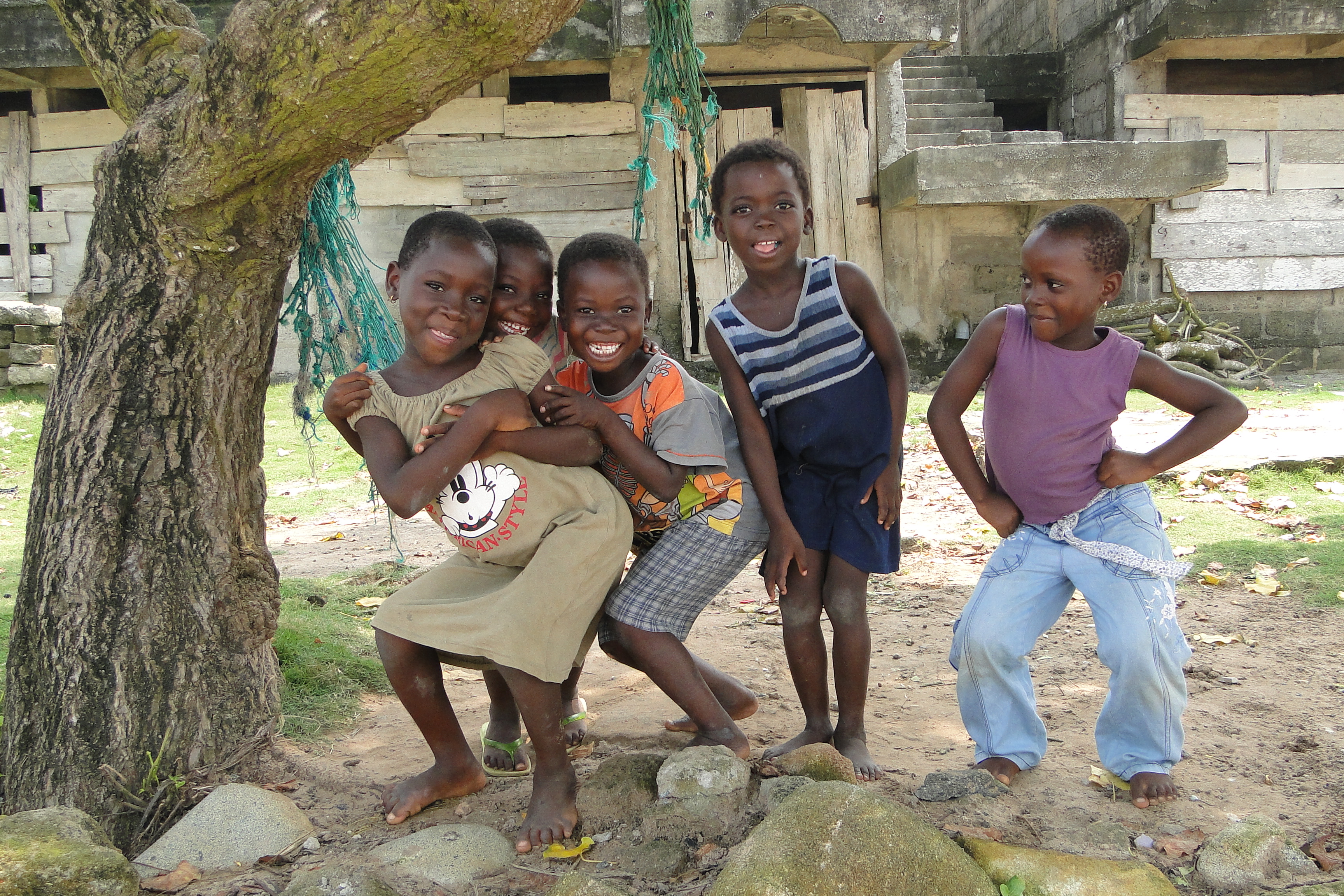 Young Girls Strike a Pose - Busua - Ghana (4737816187)