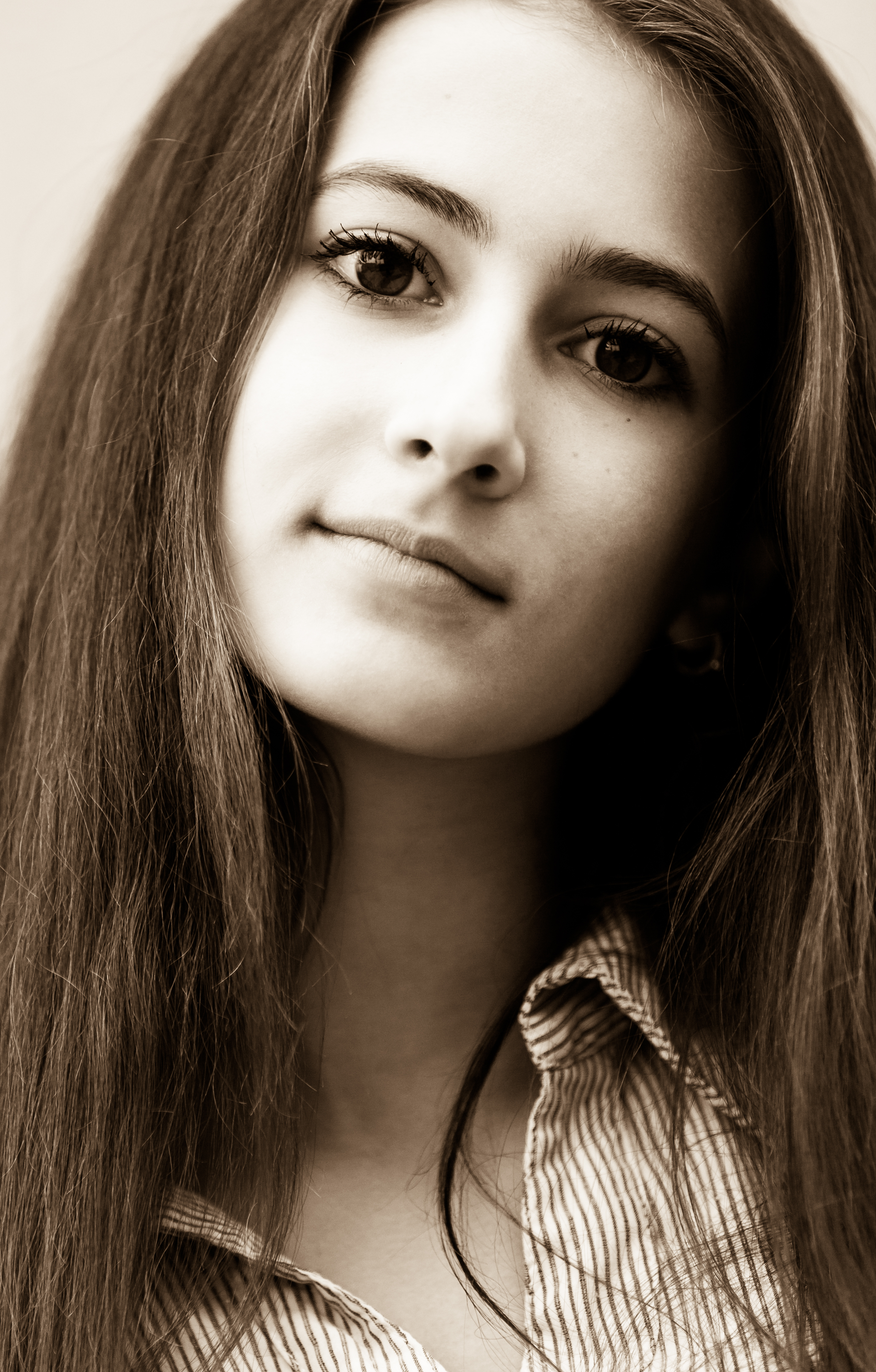 a 13-year-old brunette girl photographed in May 2015, picture 12
